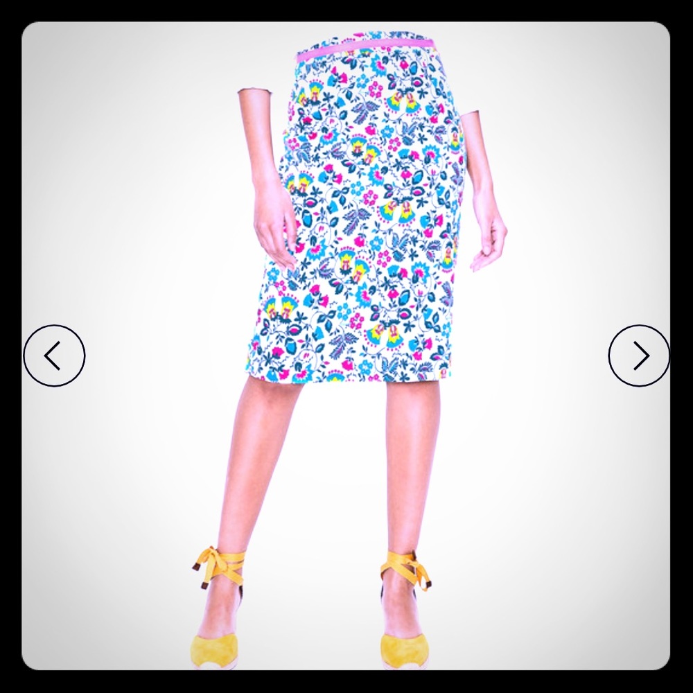 Gorgeous floral pencil skirt. NWOT